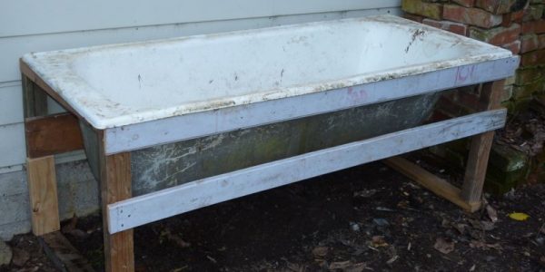 How To Convert A Bath Tub Into A Worm Farm...